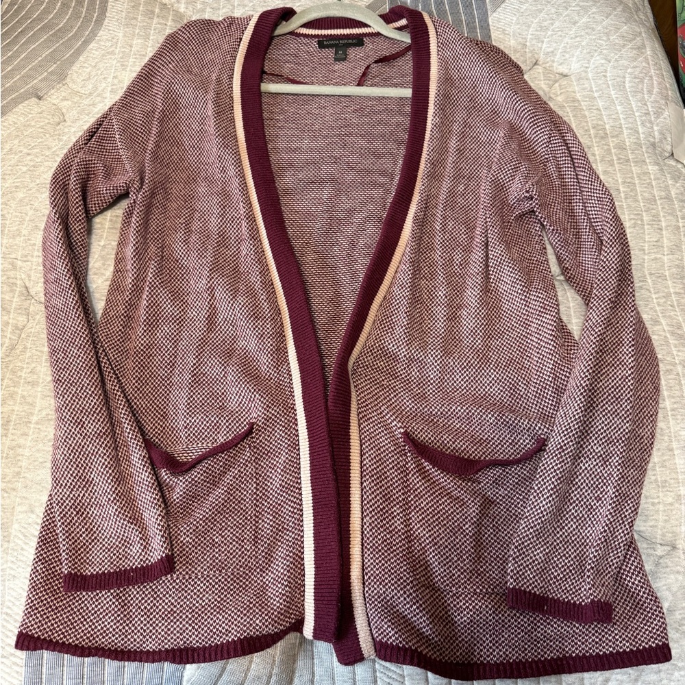 Banana Republic long sleeve sweater, size medium, pockets, GUC